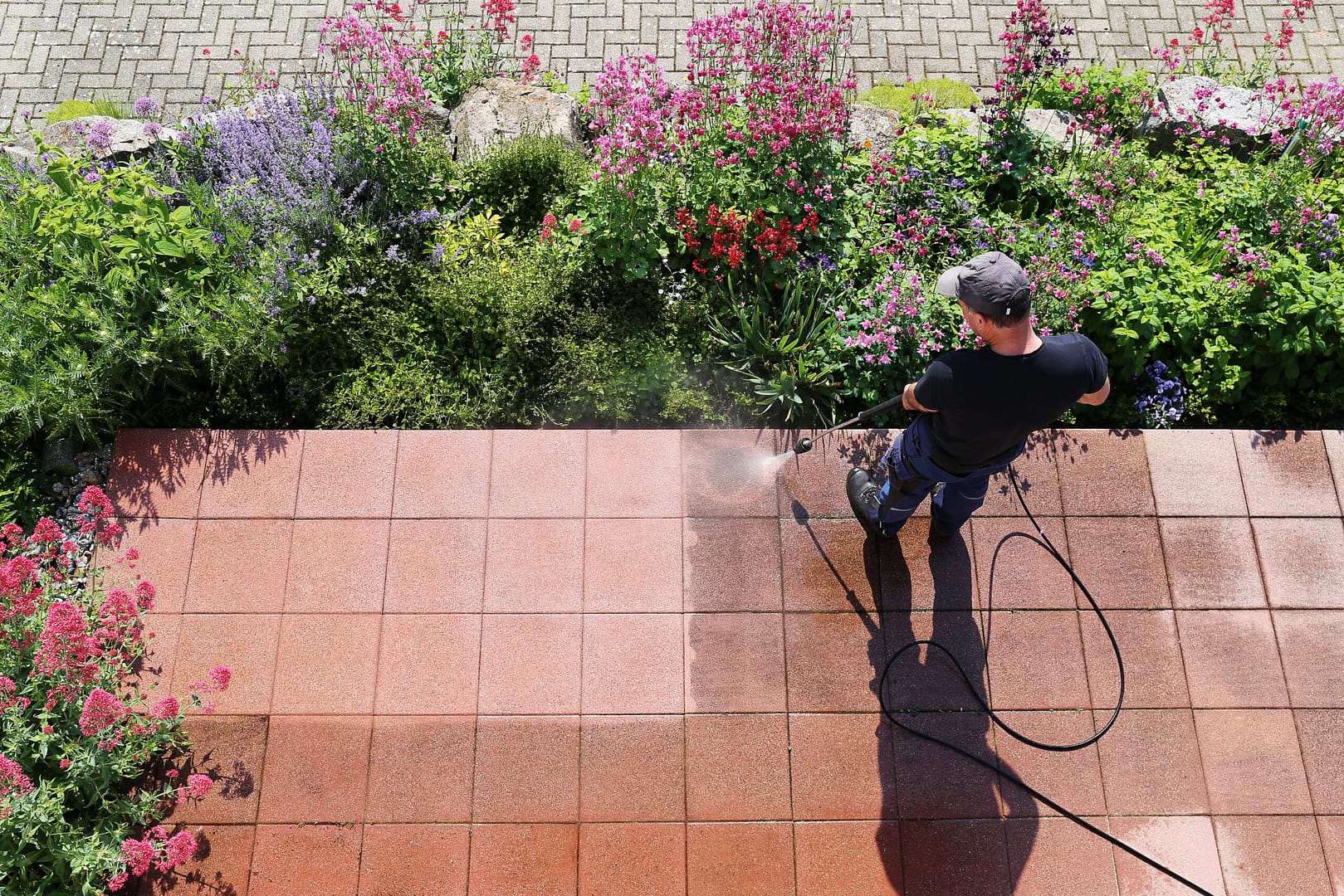 Cleaning stone slabs with the high pressure cleaner